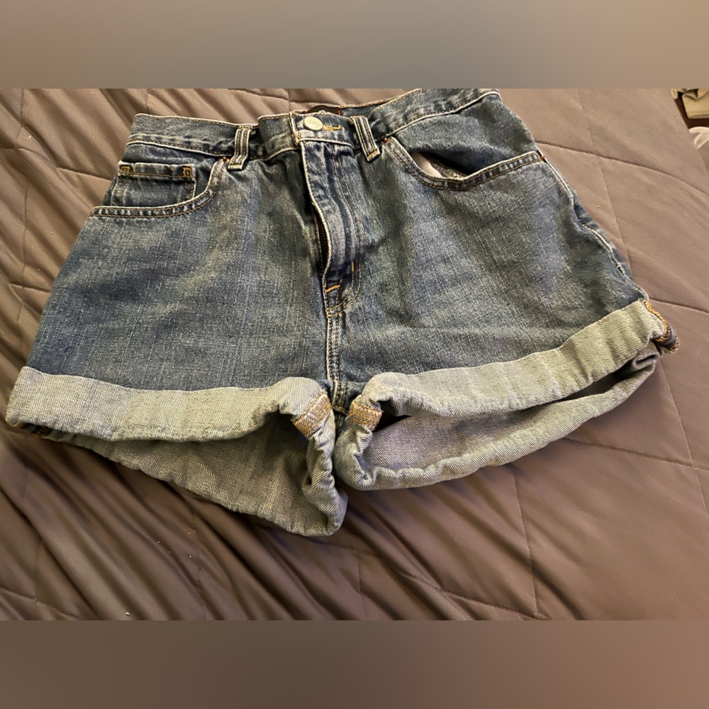 BDG Mom High Rise Jean Shorts Size 28